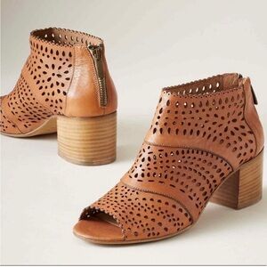 Sundance Orchard Lane Sandals